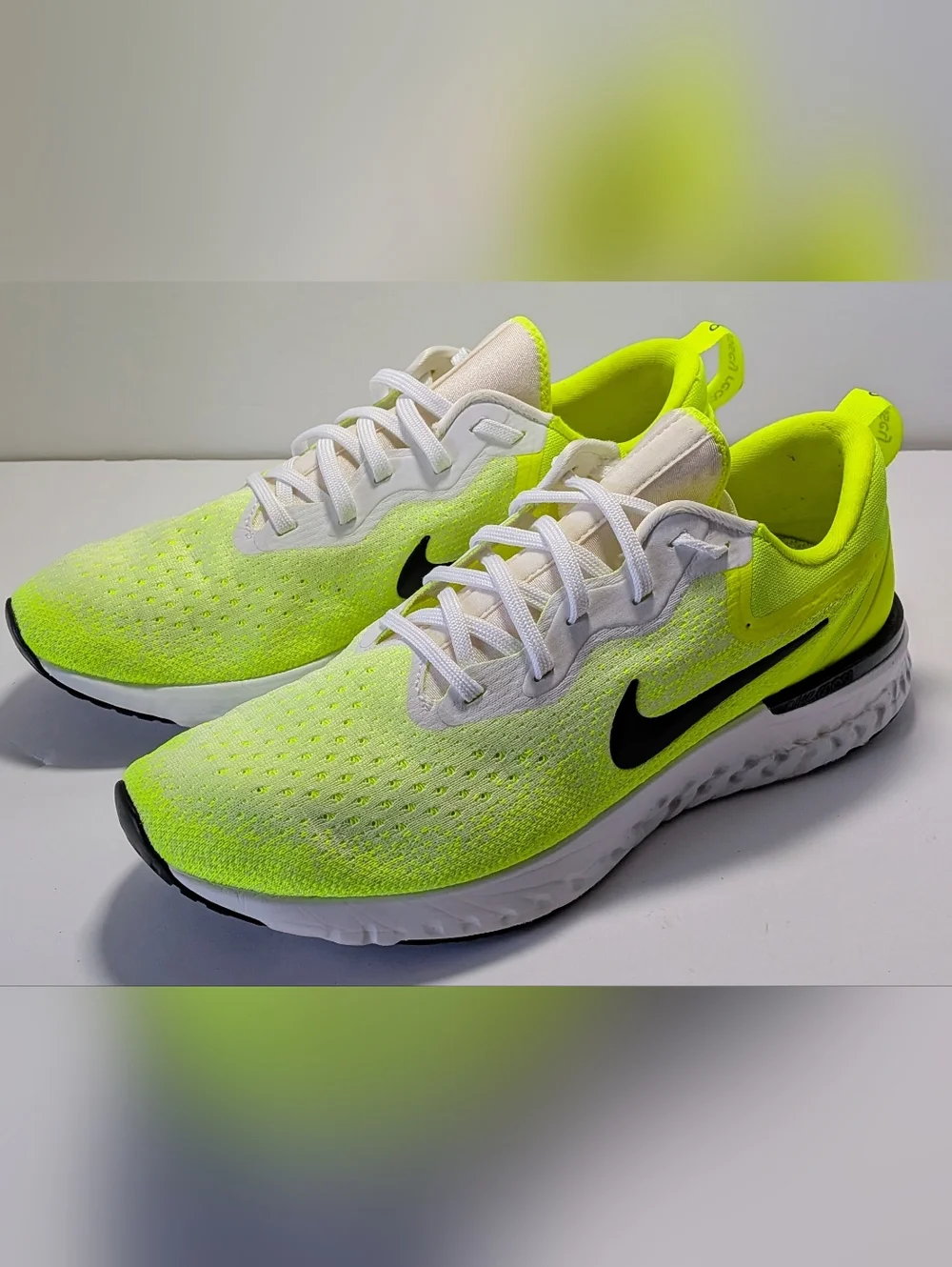Nike Odyssey React Volt White Black Running Shoes Men’s Size 11.5 - Picture 2 of 6